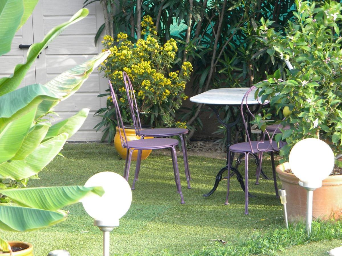 Chez Patrick Roujan Bed and Breakfast Εξωτερικό φωτογραφία
